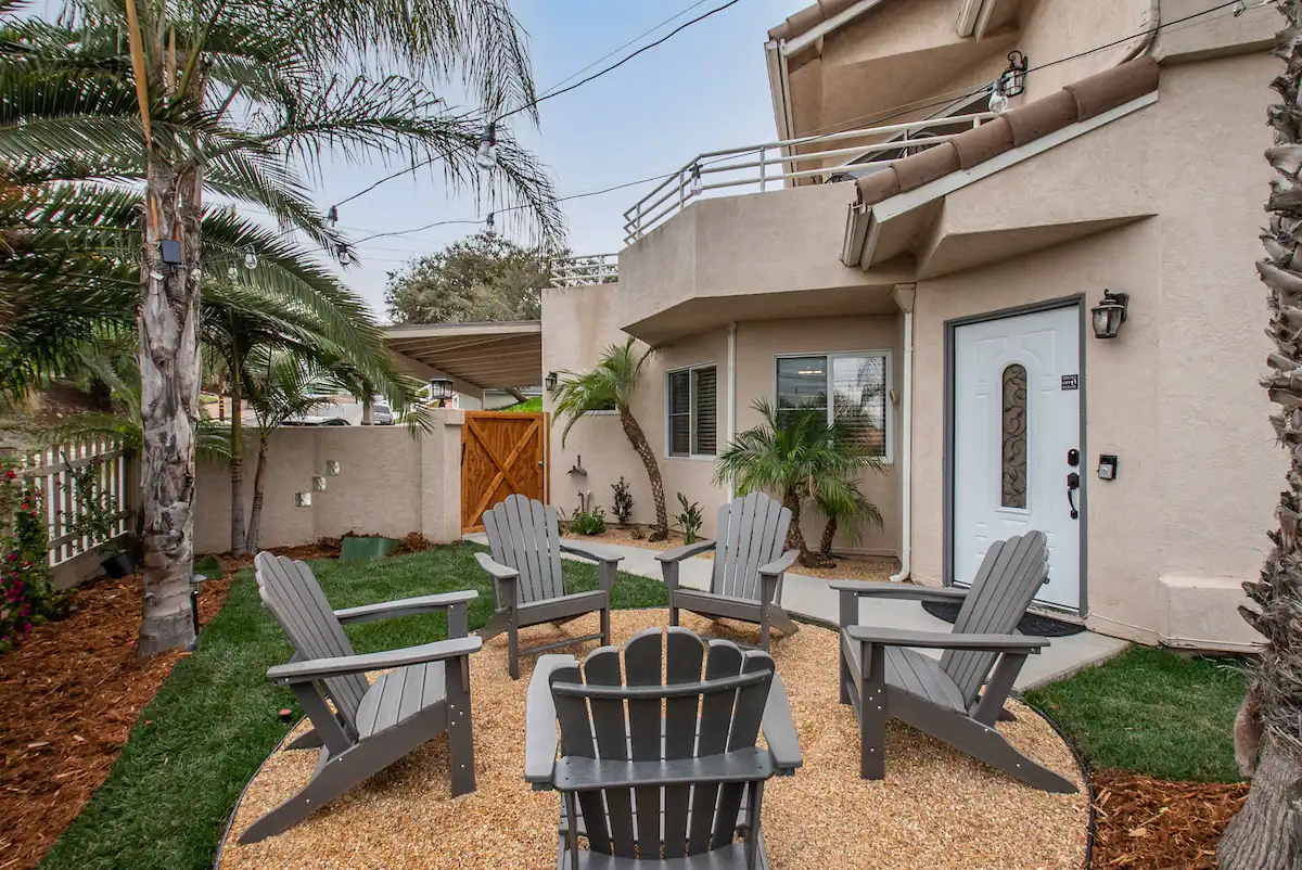 99d46ee5-d3fd-4b3c-8e83-6d5e9f964f8c Backyard area