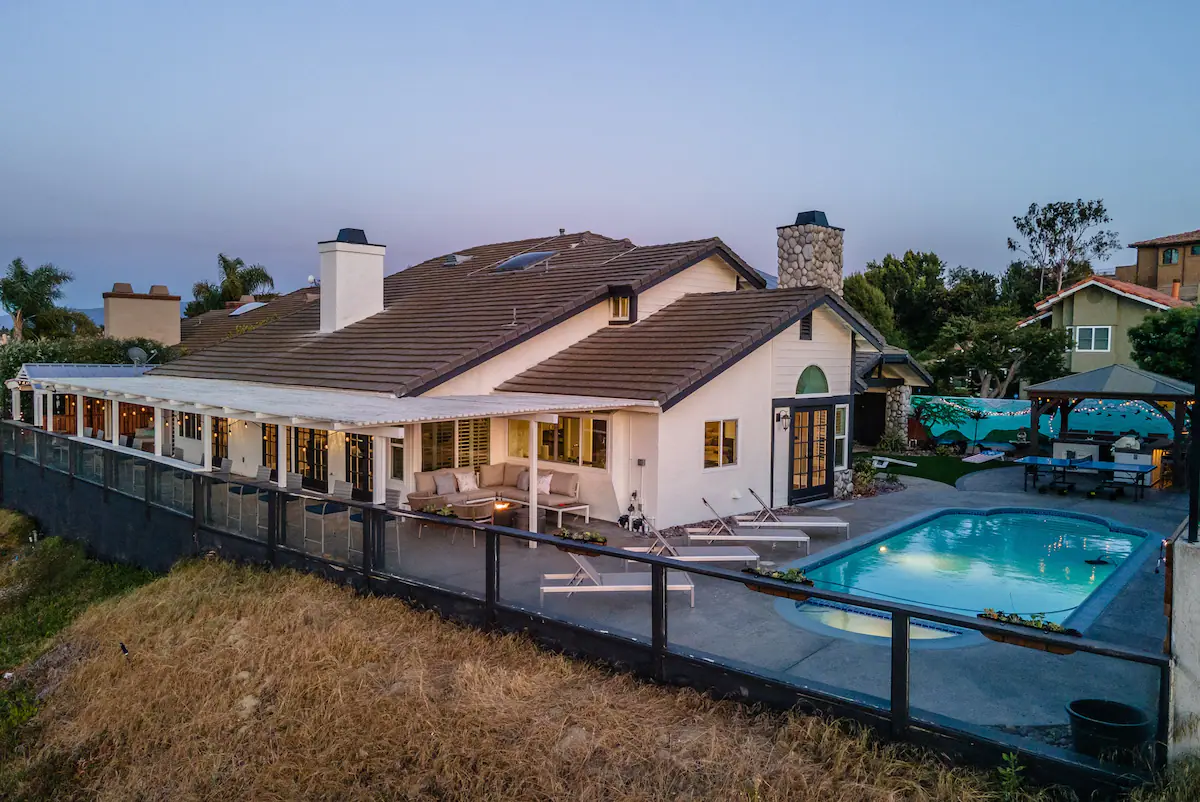 c4fc1901-b3fc-4c22-9fba-9c8afce73a10 Backyard Pool